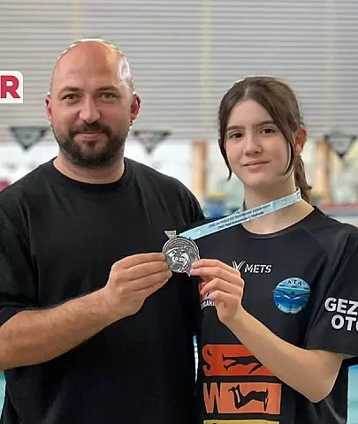 Çorumlu Yüzücü Deniz Ece Dugan Macaristan'da Dünya 2.'si Oldu