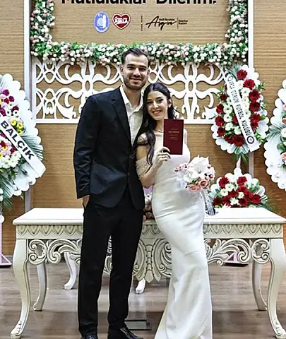 Cemali Sertel Mutluluğa İmza Attı