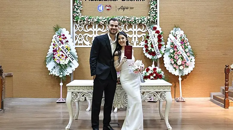 Cemali Sertel Mutluluğa İmza Attı