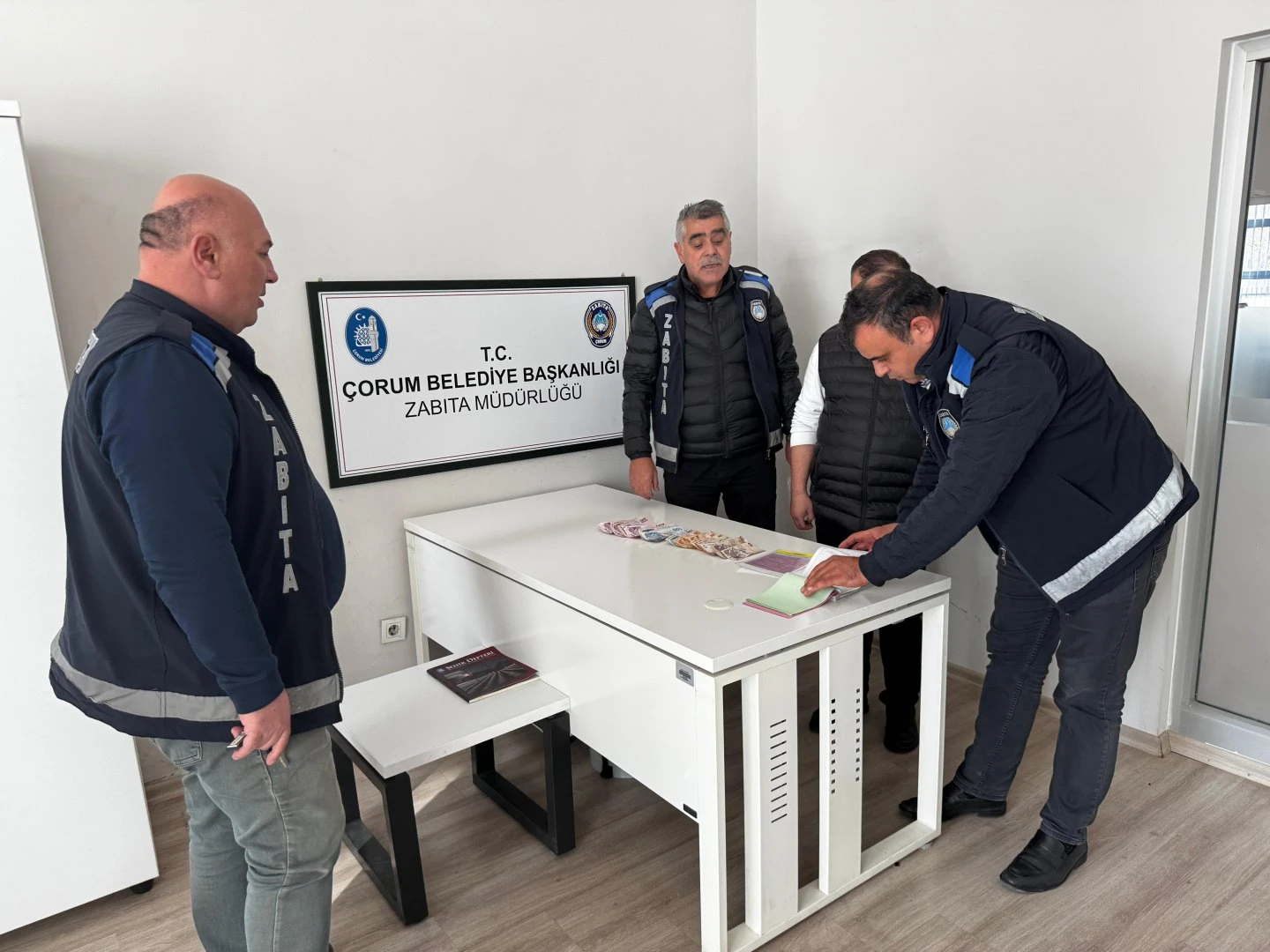 Esnaftan Para Toplayan Dilenci 9.800 TL İle Yakalandı!