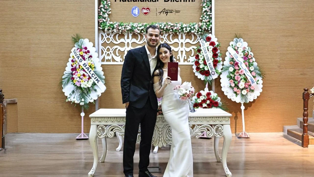 Cemali Sertel Mutluluğa İmza Attı